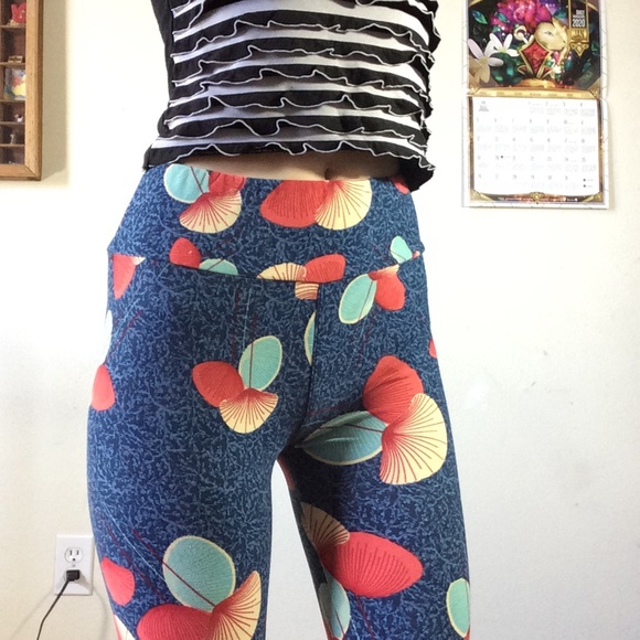 Lularoe Leggings Ginkgo fairy leaf print - Picture 6 of 8